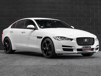 2016 Jaguar XE - Thumbnail