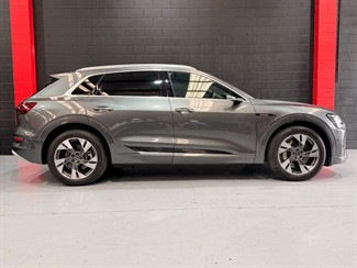 2021 Audi e-tron - Thumbnail