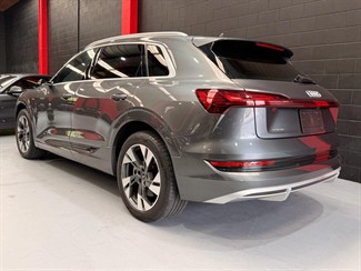 2021 Audi e-tron - Thumbnail