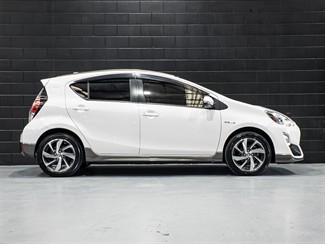 2015 TOYOTA Aqua - Thumbnail