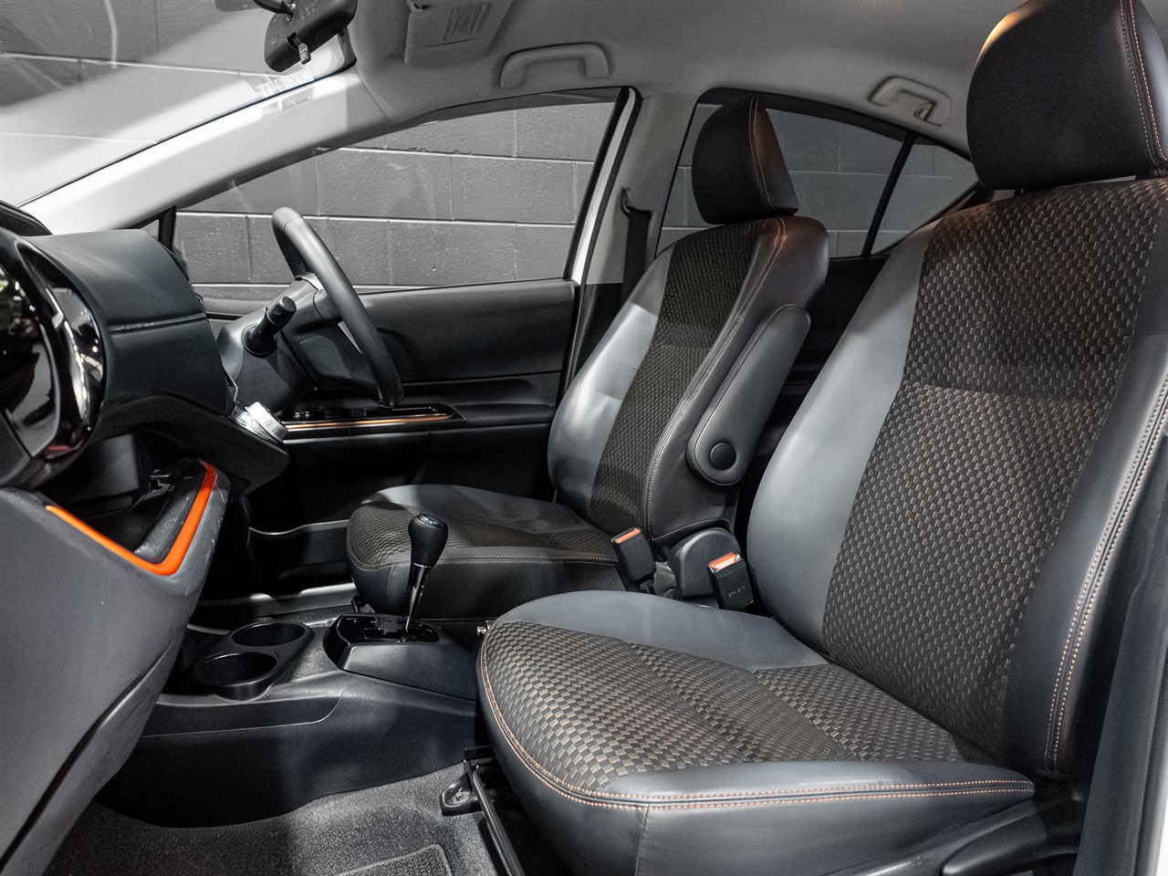 2015 TOYOTA Aqua