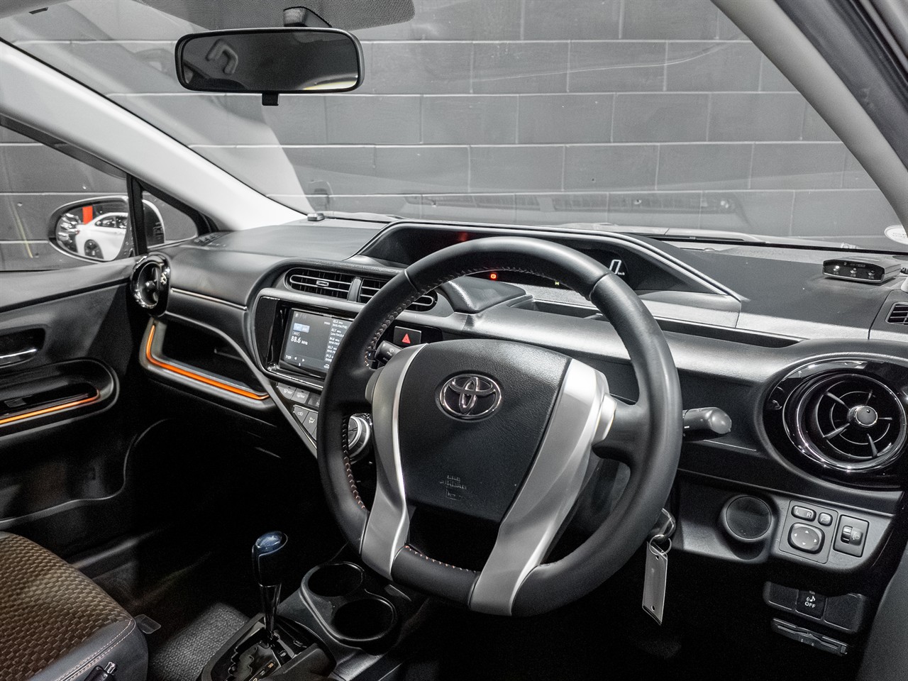 2015 TOYOTA Aqua