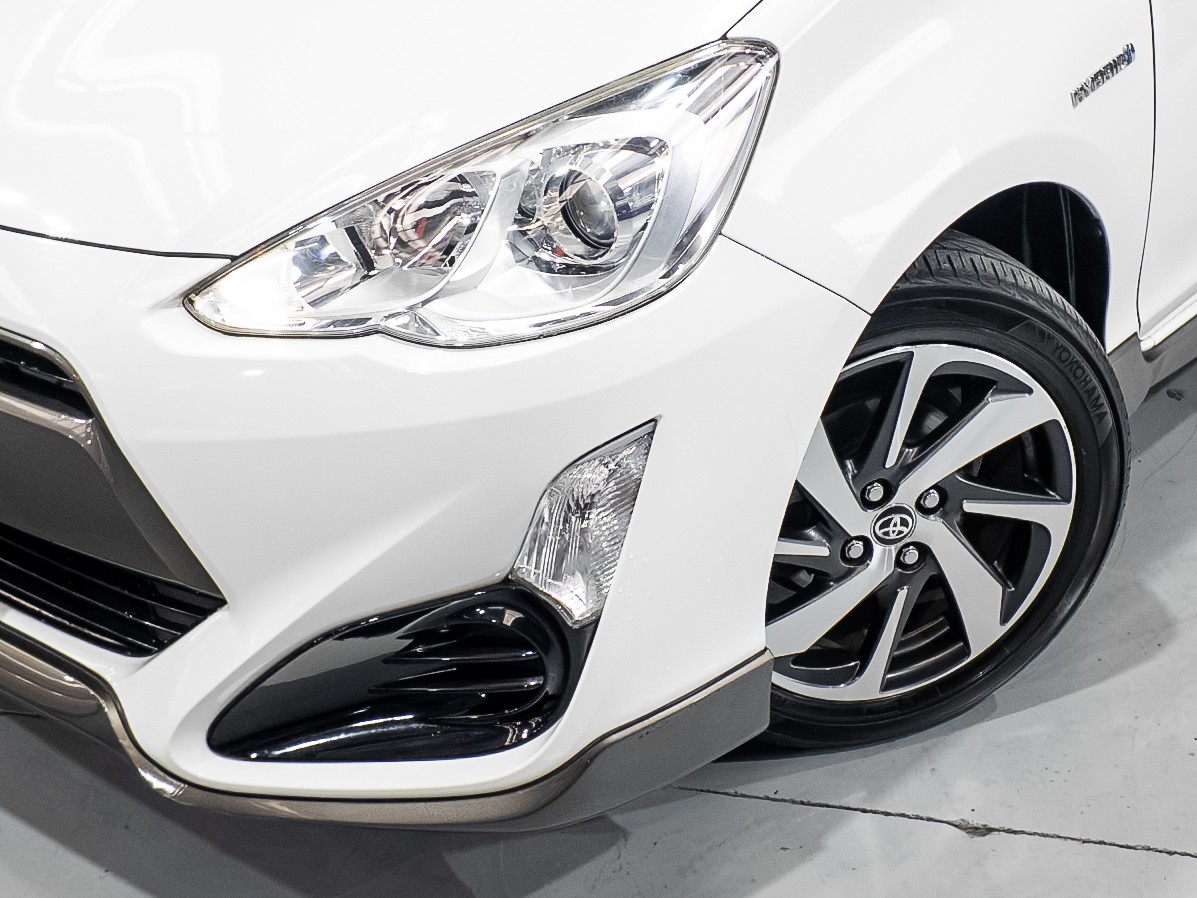 2015 TOYOTA Aqua