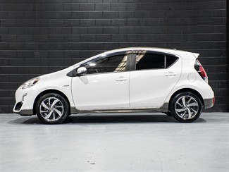2015 TOYOTA Aqua - Thumbnail