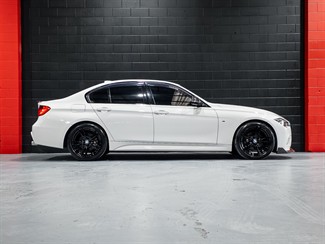 2015 BMW 320I - Thumbnail