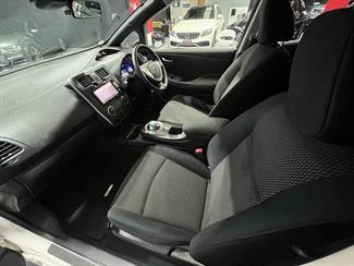 2016 Nissan Leaf - Thumbnail
