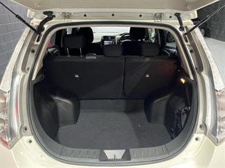2016 Nissan Leaf - Thumbnail
