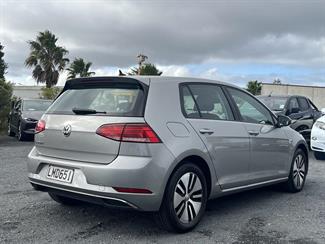 2018 Volkswagen E-Golf - Thumbnail