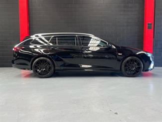 2018 Holden Commodore - Thumbnail