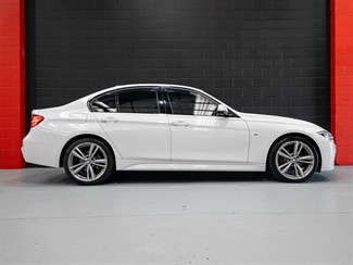 2017 BMW 320I - Thumbnail