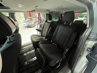 2009 Mazda MPV - Thumbnail