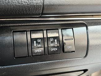 2009 Mazda MPV - Thumbnail