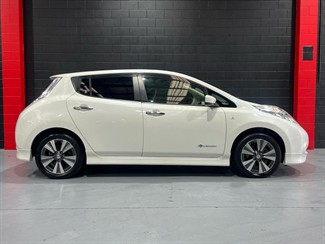 2016 Nissan Leaf - Thumbnail
