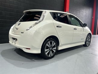 2016 Nissan Leaf - Thumbnail