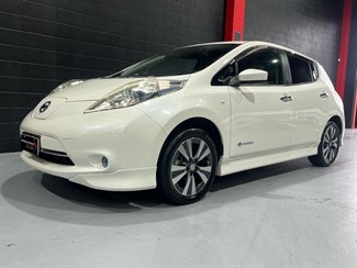 2016 Nissan Leaf - Thumbnail