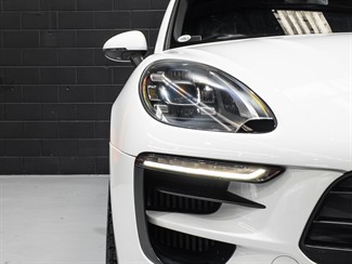 2017 Porsche Macan - Thumbnail