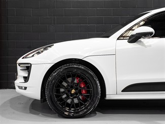 2017 Porsche Macan - Thumbnail