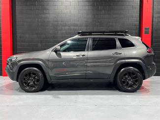 2019 Jeep Cherokee - Thumbnail
