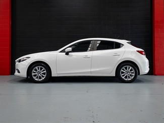 2017 Mazda Mazda3 - Thumbnail