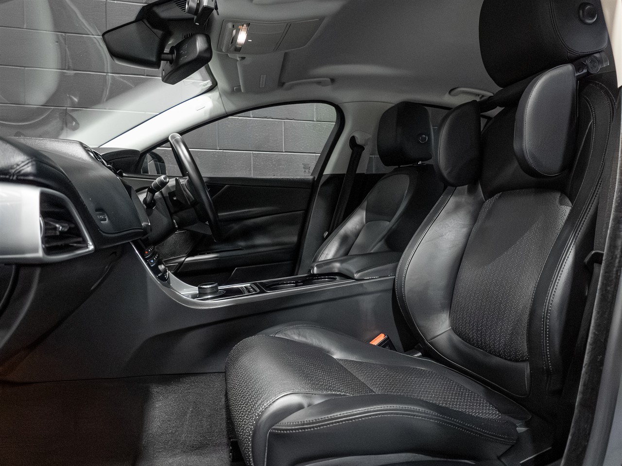2016 Jaguar XE