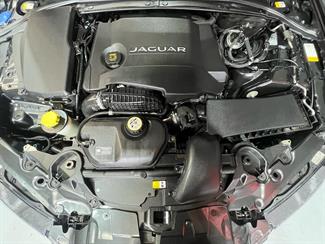 2013 Jaguar XF - Thumbnail