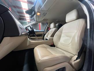 2013 Jaguar XF - Thumbnail