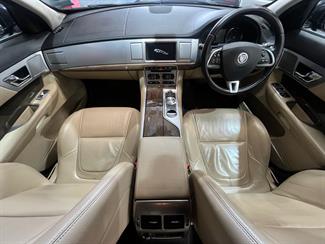 2013 Jaguar XF - Thumbnail