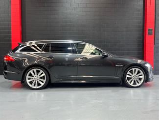 2013 Jaguar XF - Thumbnail