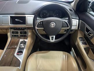 2013 Jaguar XF - Thumbnail
