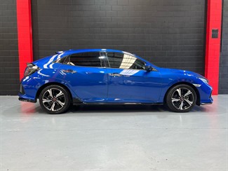 2017 Honda Civic - Thumbnail