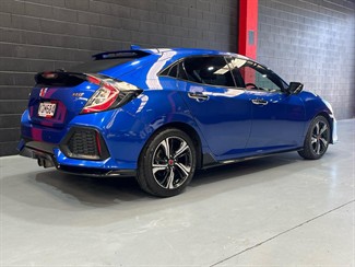 2017 Honda Civic - Thumbnail