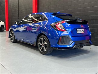 2017 Honda Civic - Thumbnail