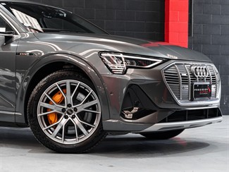 2020 Audi e-tron - Thumbnail