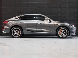 2020 Audi e-tron - Thumbnail