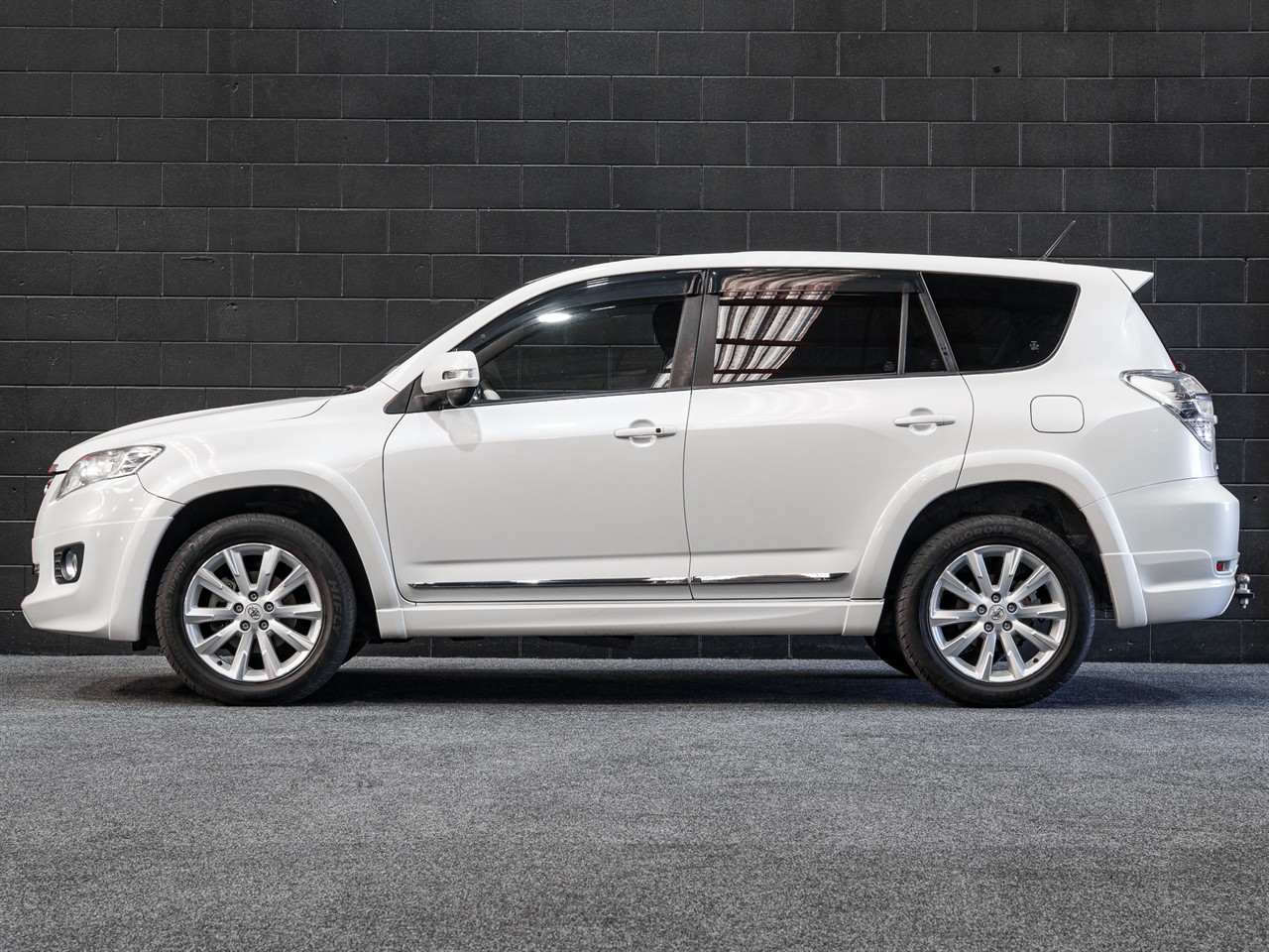 2011 TOYOTA Vanguard
