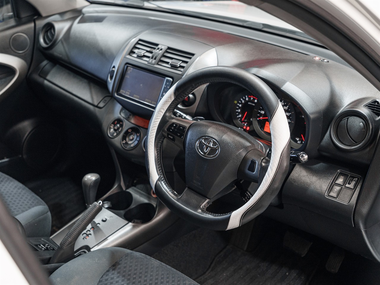2011 TOYOTA Vanguard