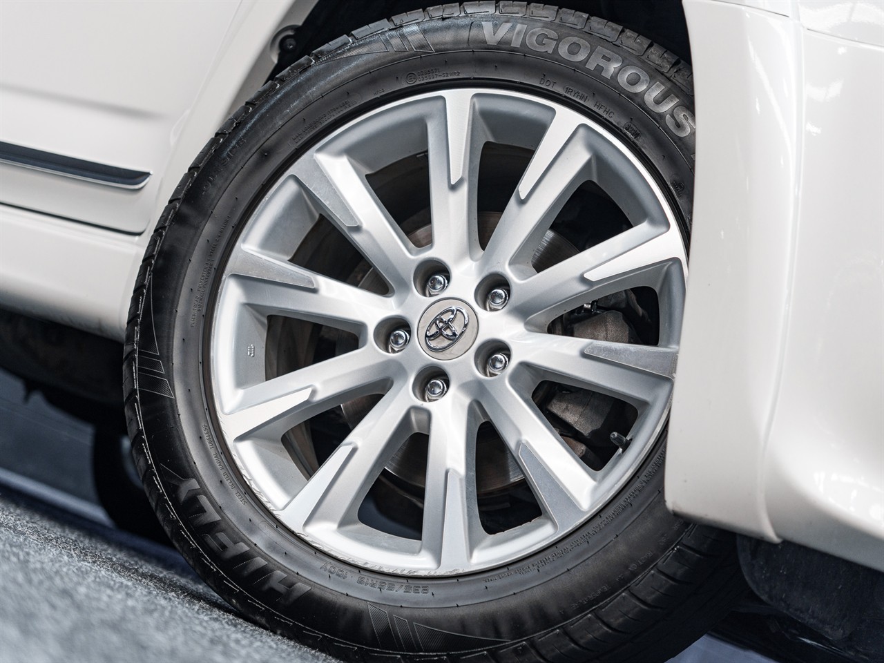 2011 TOYOTA Vanguard