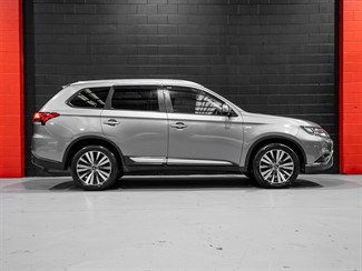 2018 Mitsubishi Outlander - Thumbnail
