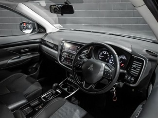 2018 Mitsubishi Outlander - Thumbnail