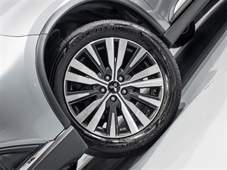 2018 Mitsubishi Outlander - Thumbnail