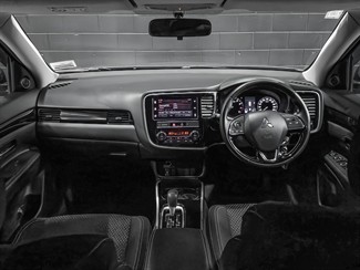 2018 Mitsubishi Outlander - Thumbnail