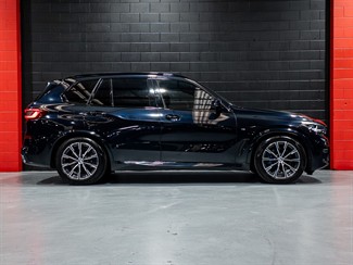 2021 BMW X5 - Thumbnail