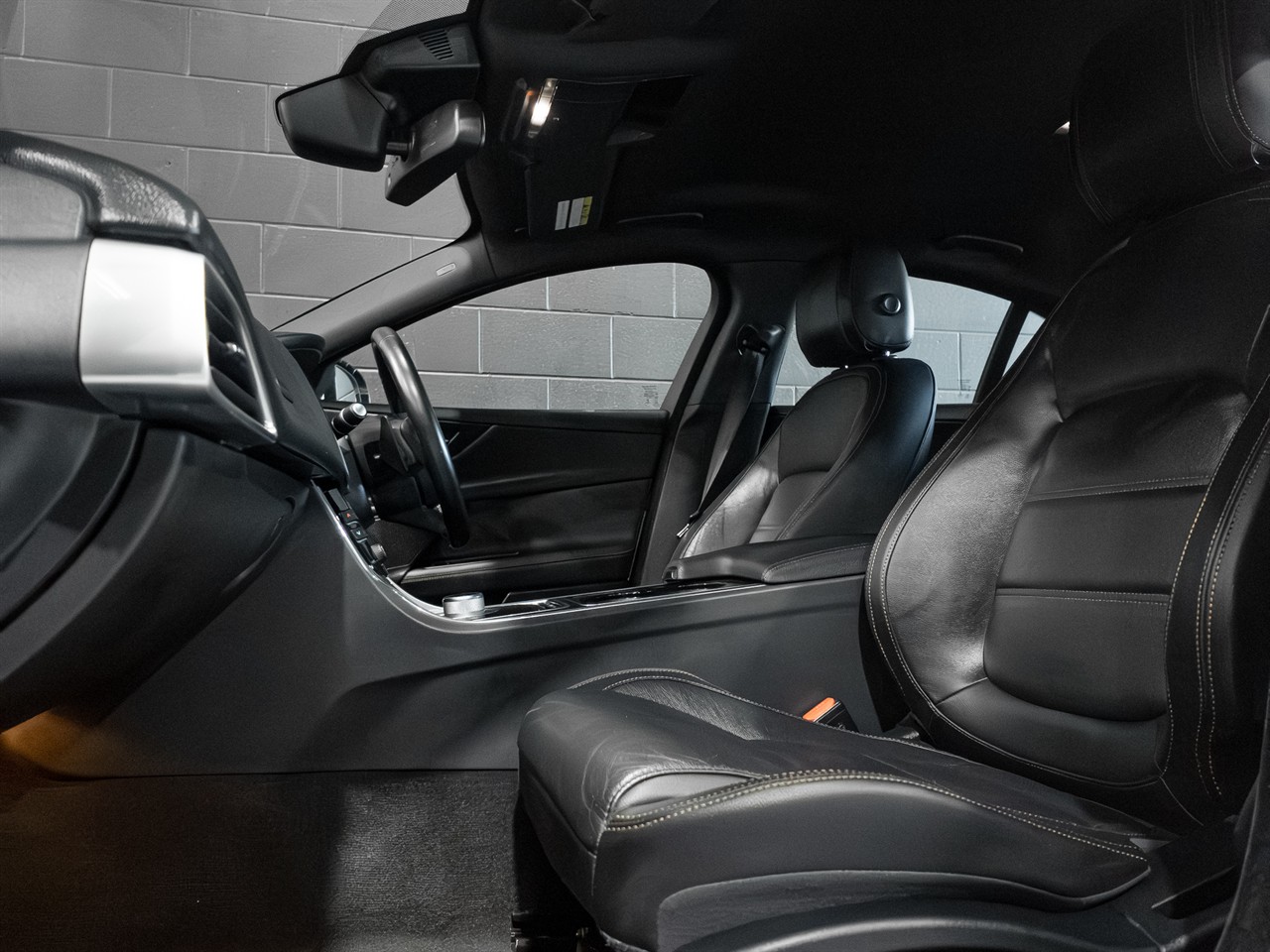2016 Jaguar XE