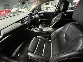 2019 Holden Commodore - Thumbnail