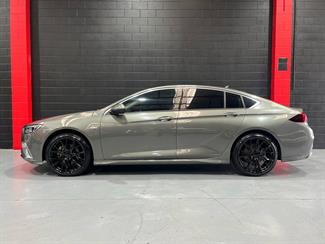 2019 Holden Commodore - Thumbnail