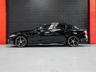 2017 Jaguar XE - Thumbnail