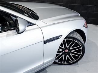 2018 Jaguar XF - Thumbnail
