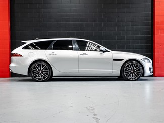 2018 Jaguar XF - Thumbnail