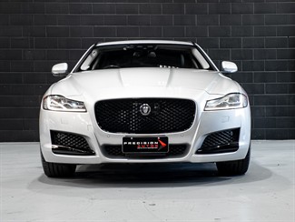 2018 Jaguar XF - Thumbnail