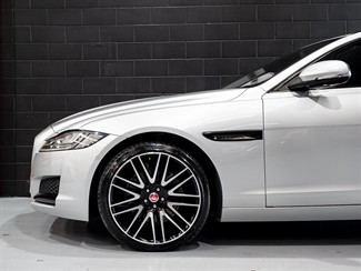 2018 Jaguar XF - Thumbnail